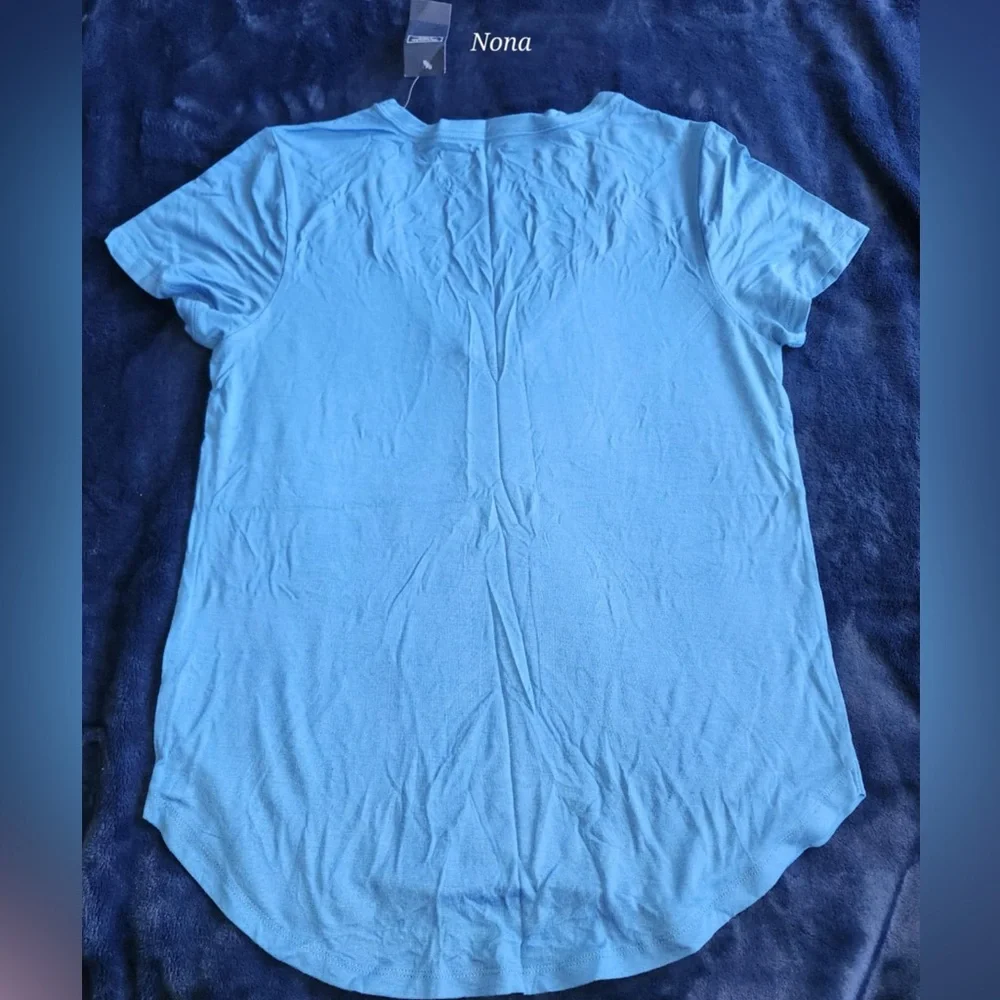 Abercrombie and Fitch Tee size Large NWT - Picture 2 of 4
